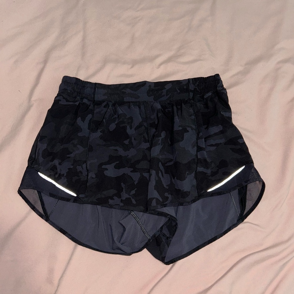 Lululemon Hotty hot short 4 inch